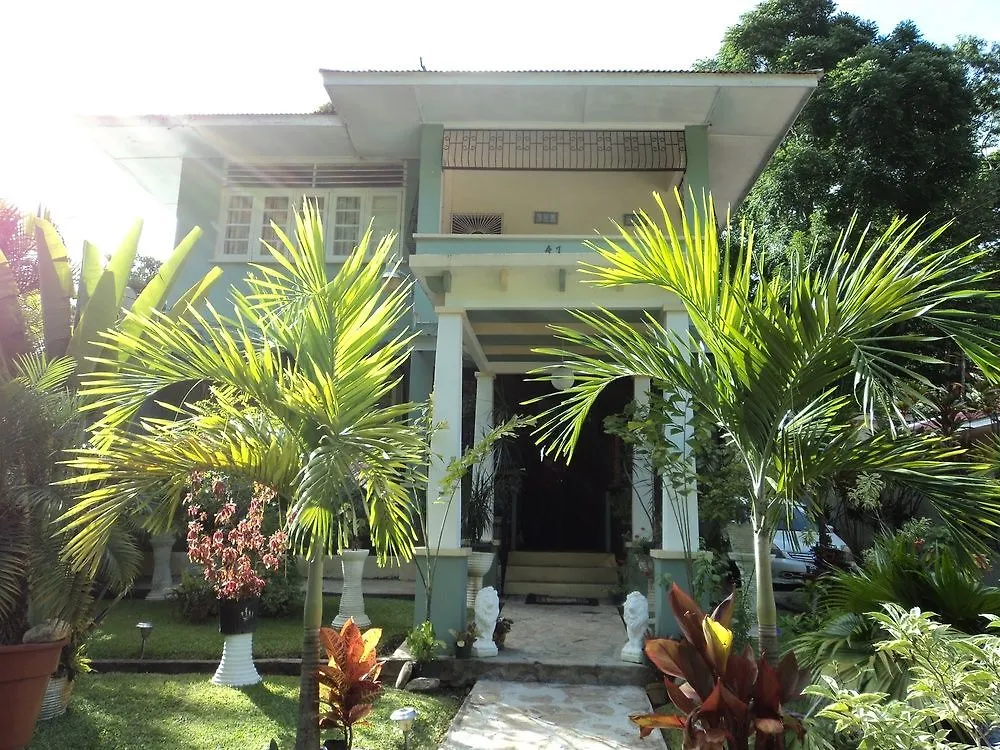 Hotel Samise Villa Bed And Breakfast Belmont